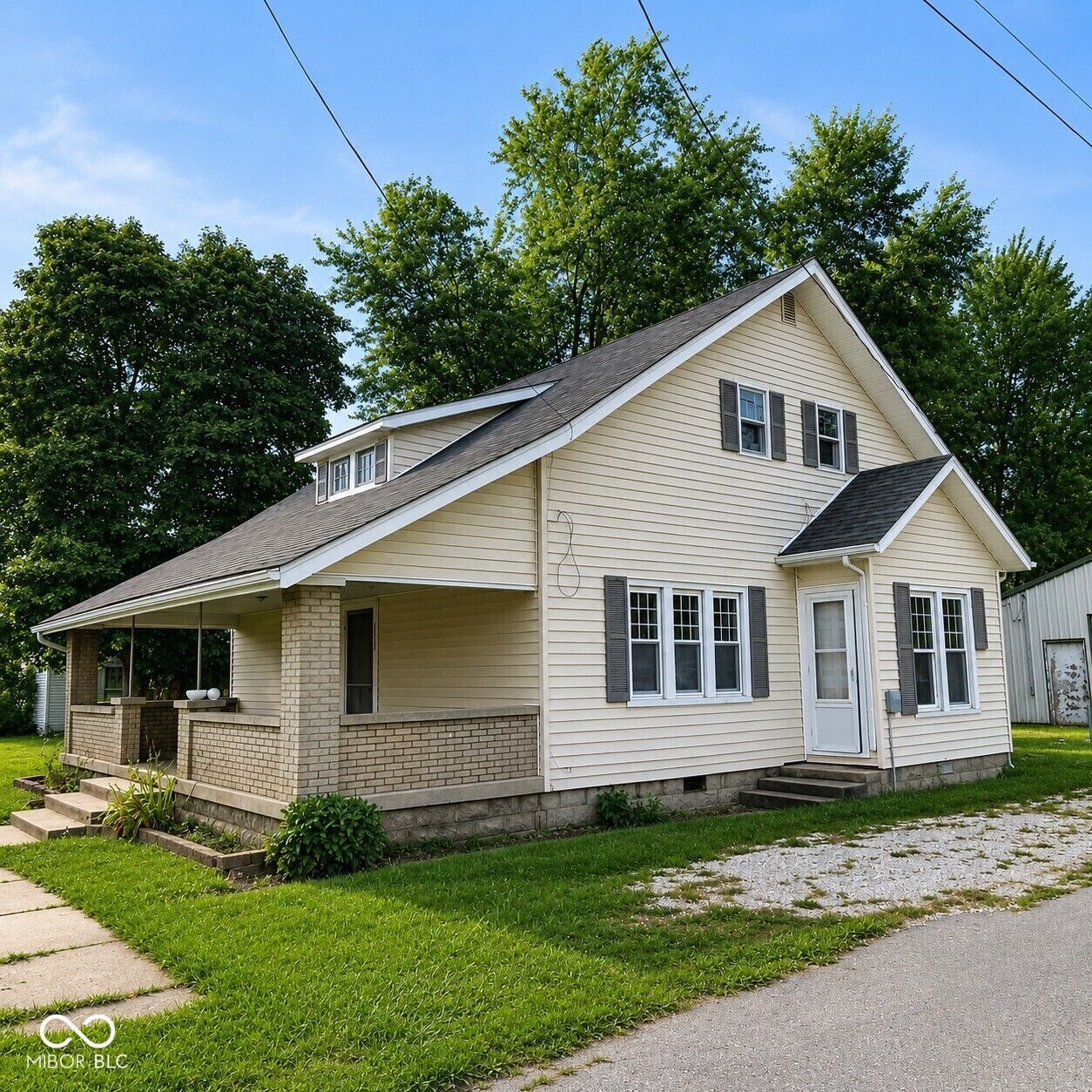 Property Photo: 7022 E US Highway 52 IN 46144