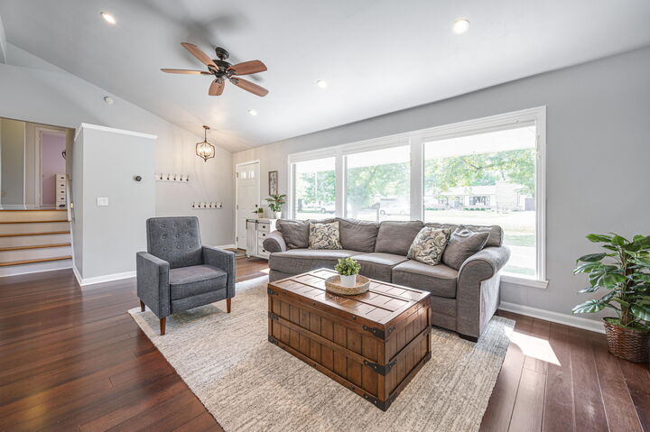 Property Photo: 8680 N Regent Rd WI 53217