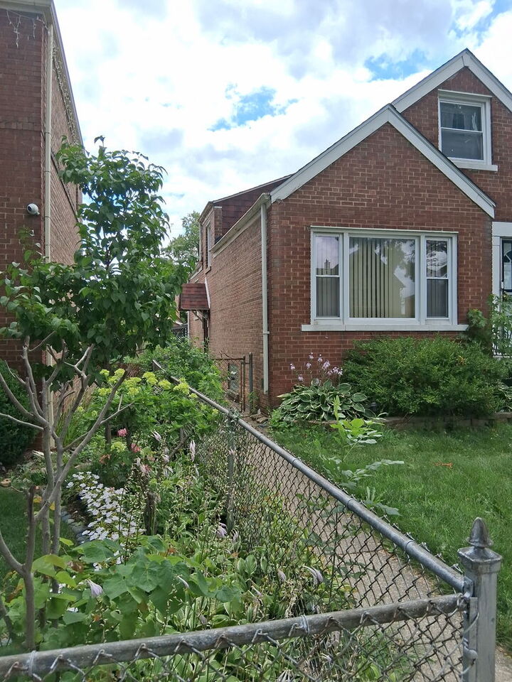 Property Photo:  3729 W 80th Place  IL 60652 