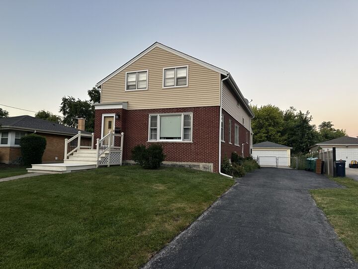 Property Photo:  229 S Grace Street  IL 60148 