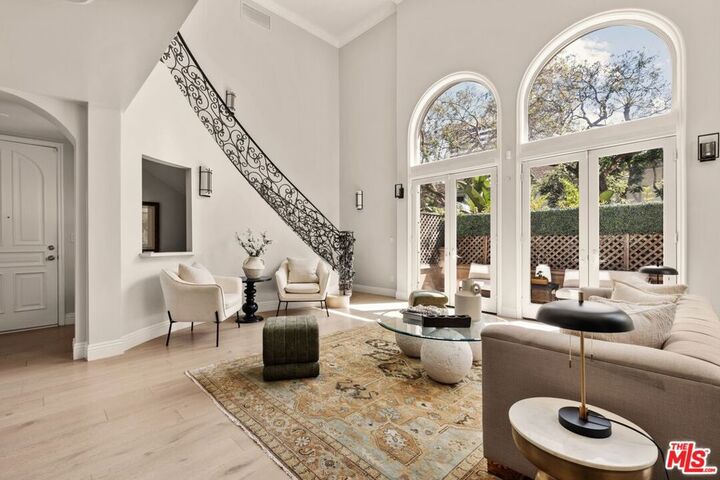 Property Photo:  1610 Camden Avenue 101  CA 90025 