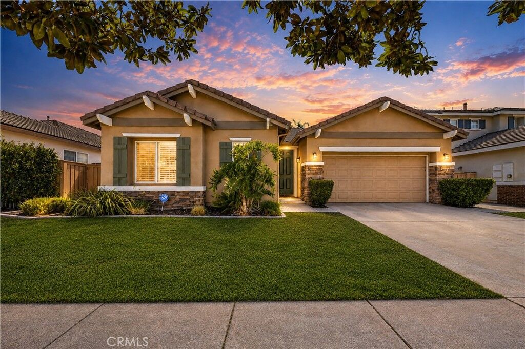 Property Photo:  32077 Poppy Way  CA 92532 
