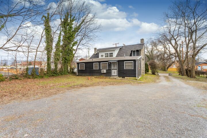 Property Photo: 217 Cleveland St TN 37207