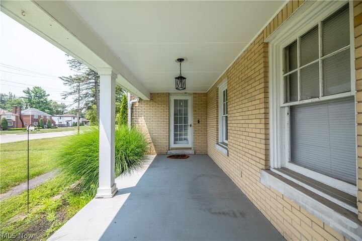 Property Photo:  2505 E Market Street  OH 44483 