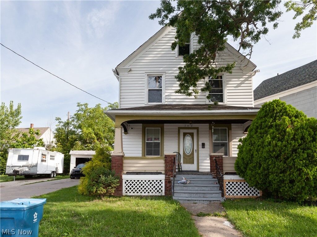 Property Photo: 700 W 17th Street OH 44052