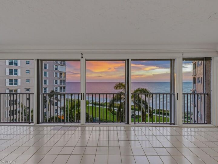 Property Photo: 2905 Gulf Shore Blvd N 501N FL 34103