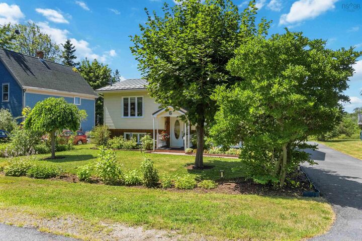 Property Photo:  6 Iona Road  NS B4P 2H1 