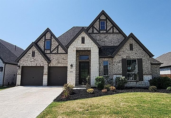 Property Photo: 2193 Cloverfern Way TX 76052