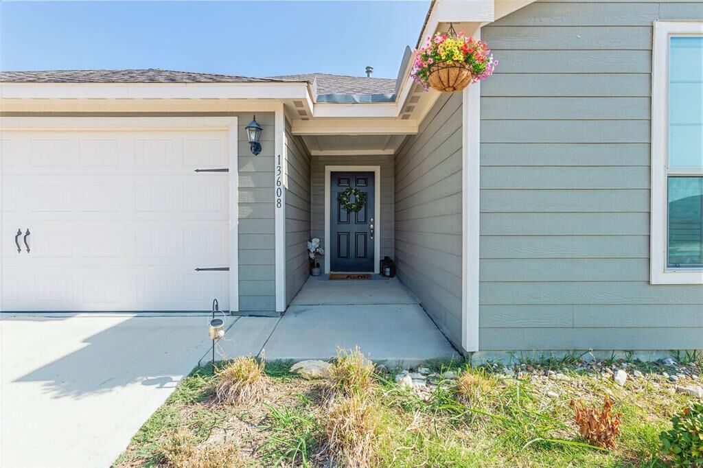 Property Photo:  13608 Musselshell Drive  TX 76259 