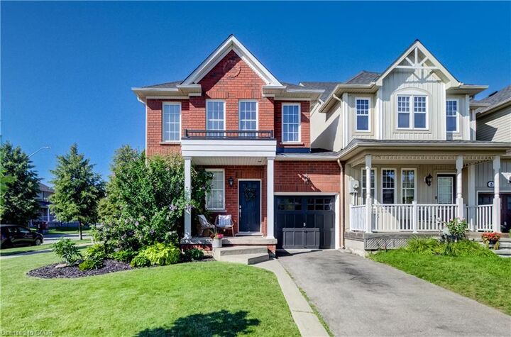 Property Photo: 3 Golden Iris Crescent ON L0R 2H0