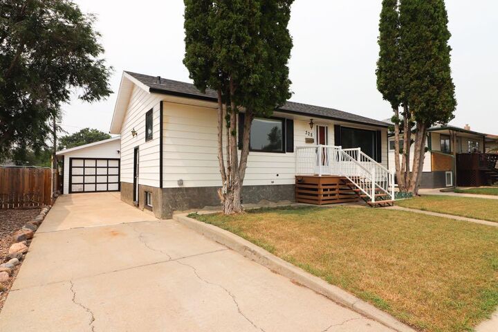 Property Photo: 328 2nd Street SE AB T0J 2P0