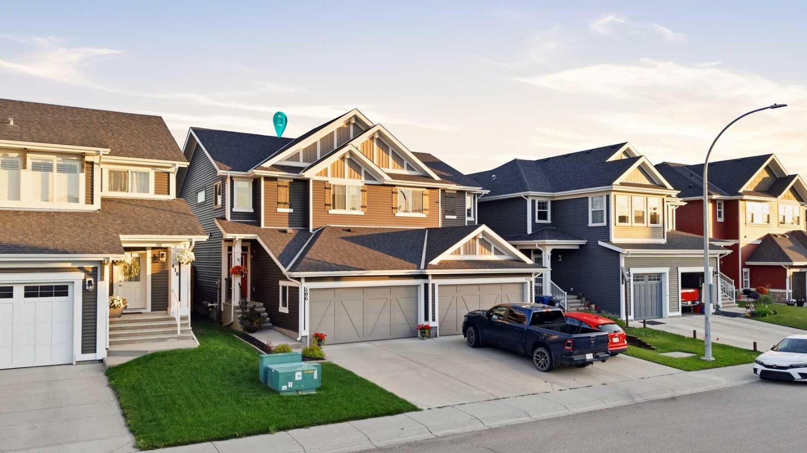 Property Photo:  406 River Heights Crescent  AB T4C 0T9 