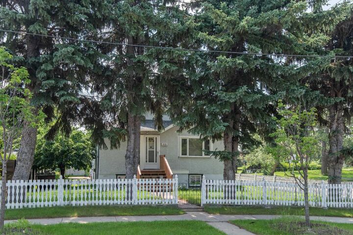 Property Photo: 4645 47 Street AB T4N 1P9