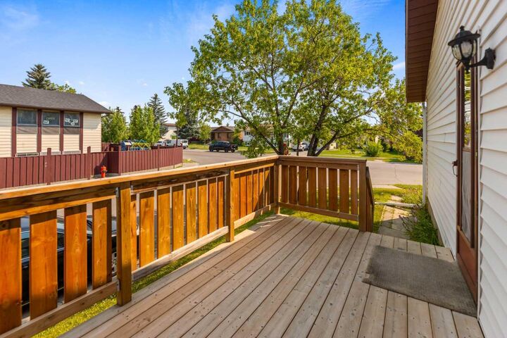 Property Photo: 6772 Temple Drive NE AB T1Y 5E6