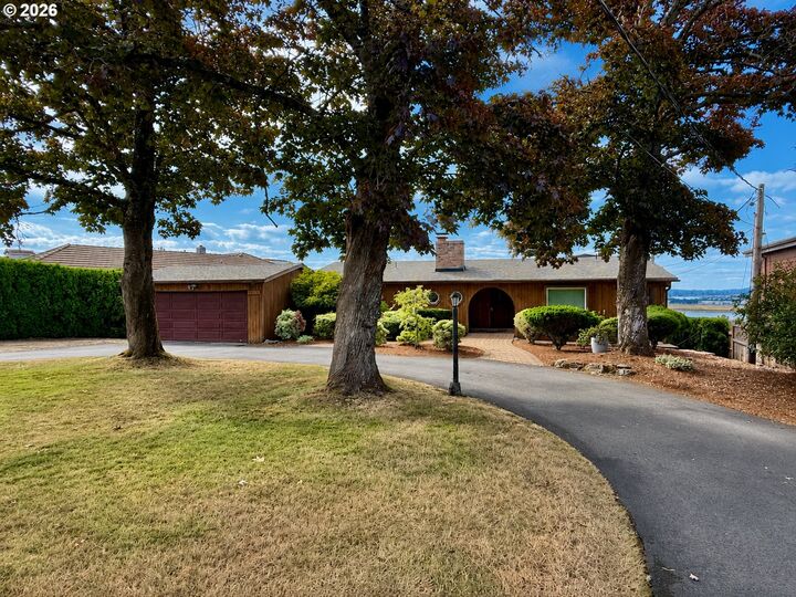 Property Photo: 7213 SE Evergreen Hwy WA 98664