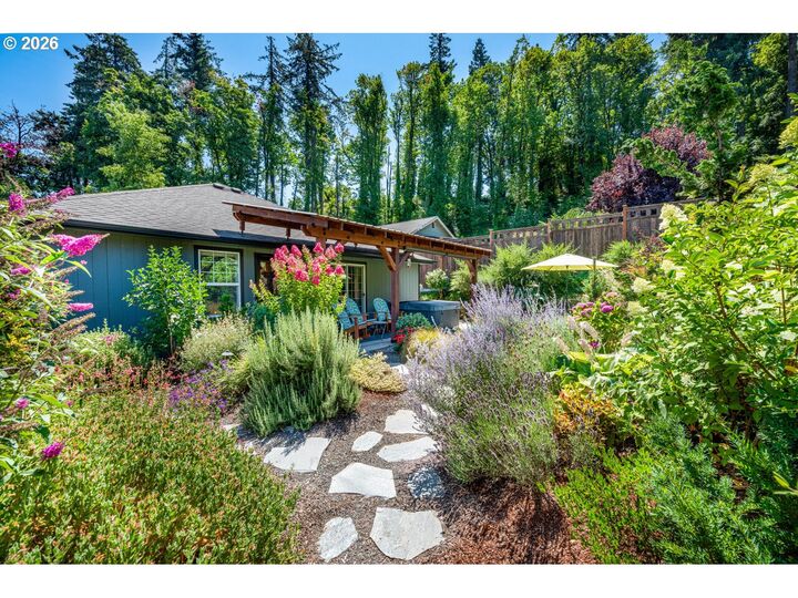 Property Photo:  510 S 6th St  OR 97477 