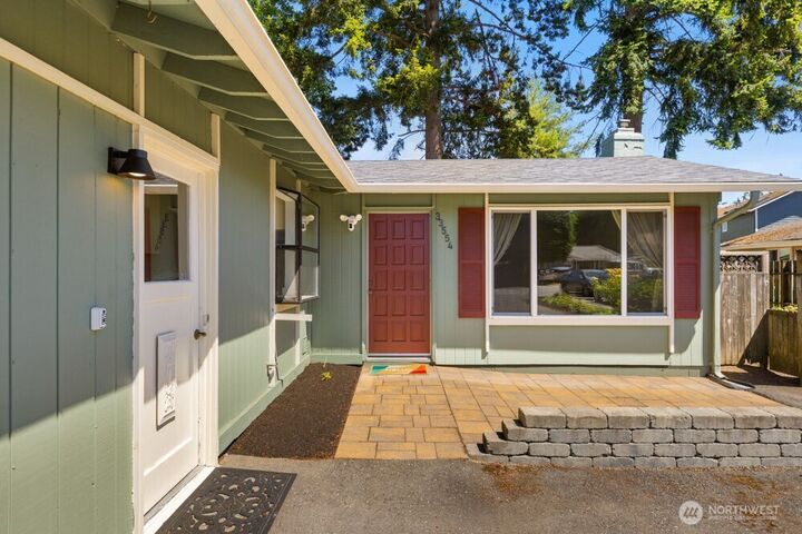 Property Photo: 33554 36th Avenue SW WA 98023