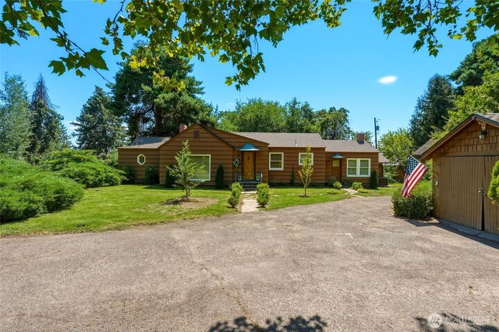 Property Photo:  115  Chateau Lane  WA 99362 