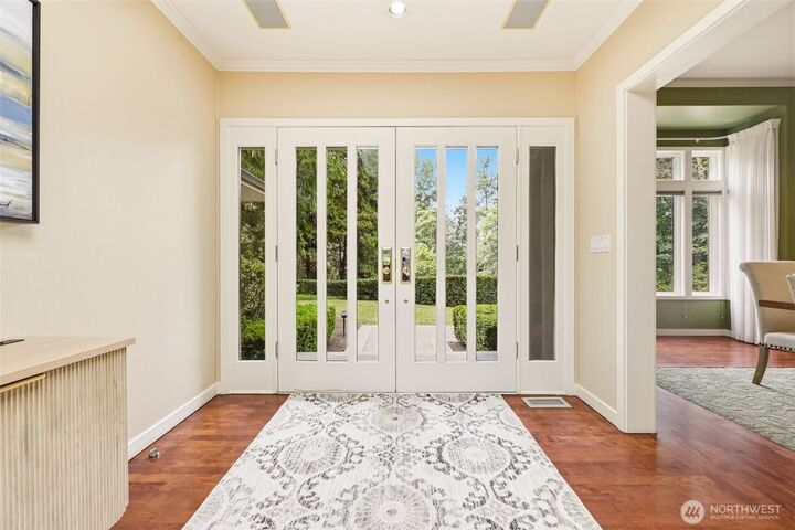 Property Photo:  16102 SE Cougar Mountain Way  WA 98006 