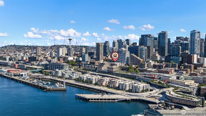 Property Photo:  2030  Western Avenue 514  WA 98121 