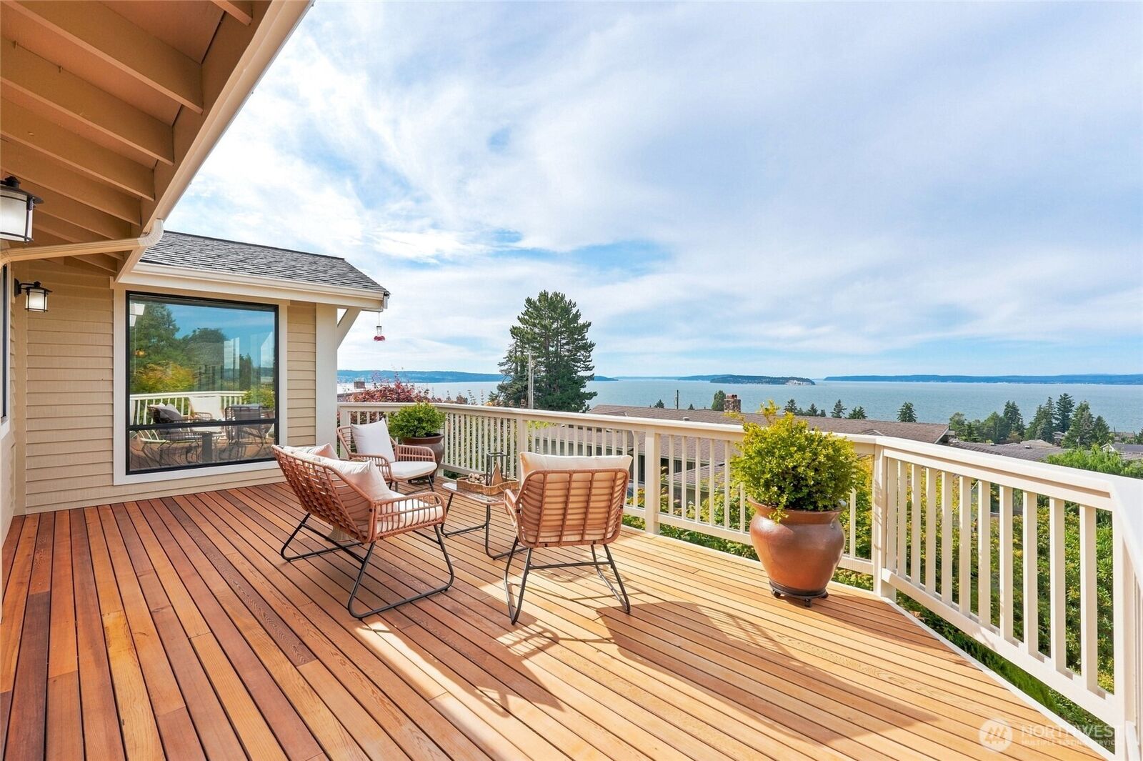 Property Photo:  5017  33rd Avenue W  WA 98203 