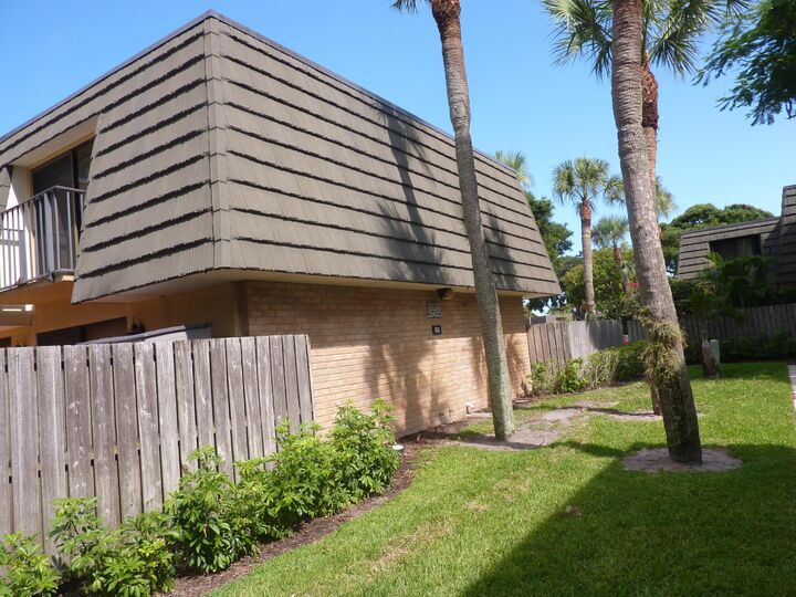 Property Photo: 3203 32nd Way FL 33407