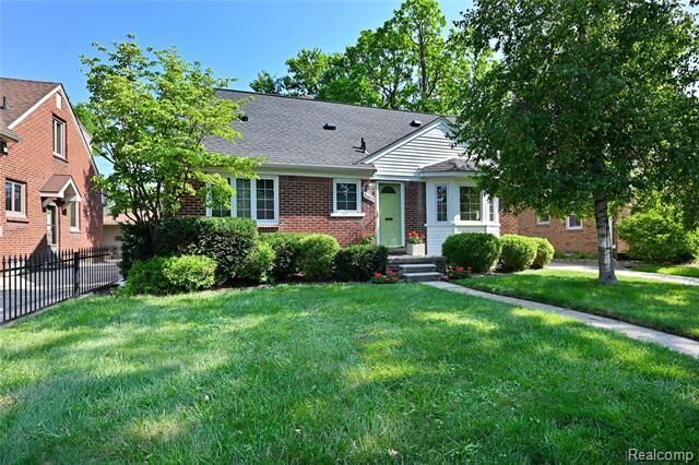 Property Photo: 2453 Windemere Road MI 48009