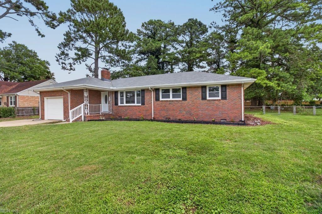 Property Photo: 105 Cottonwood Ln VA 23320
