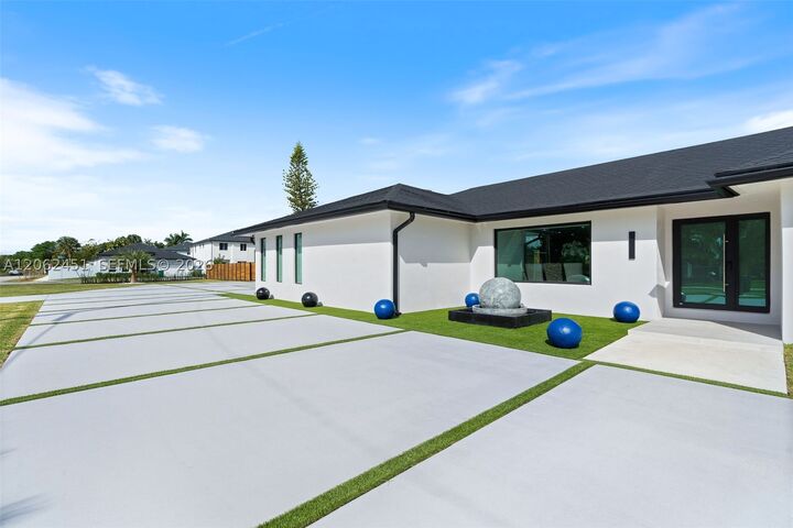 Property Photo: 12425 SW 226th St FL 33170