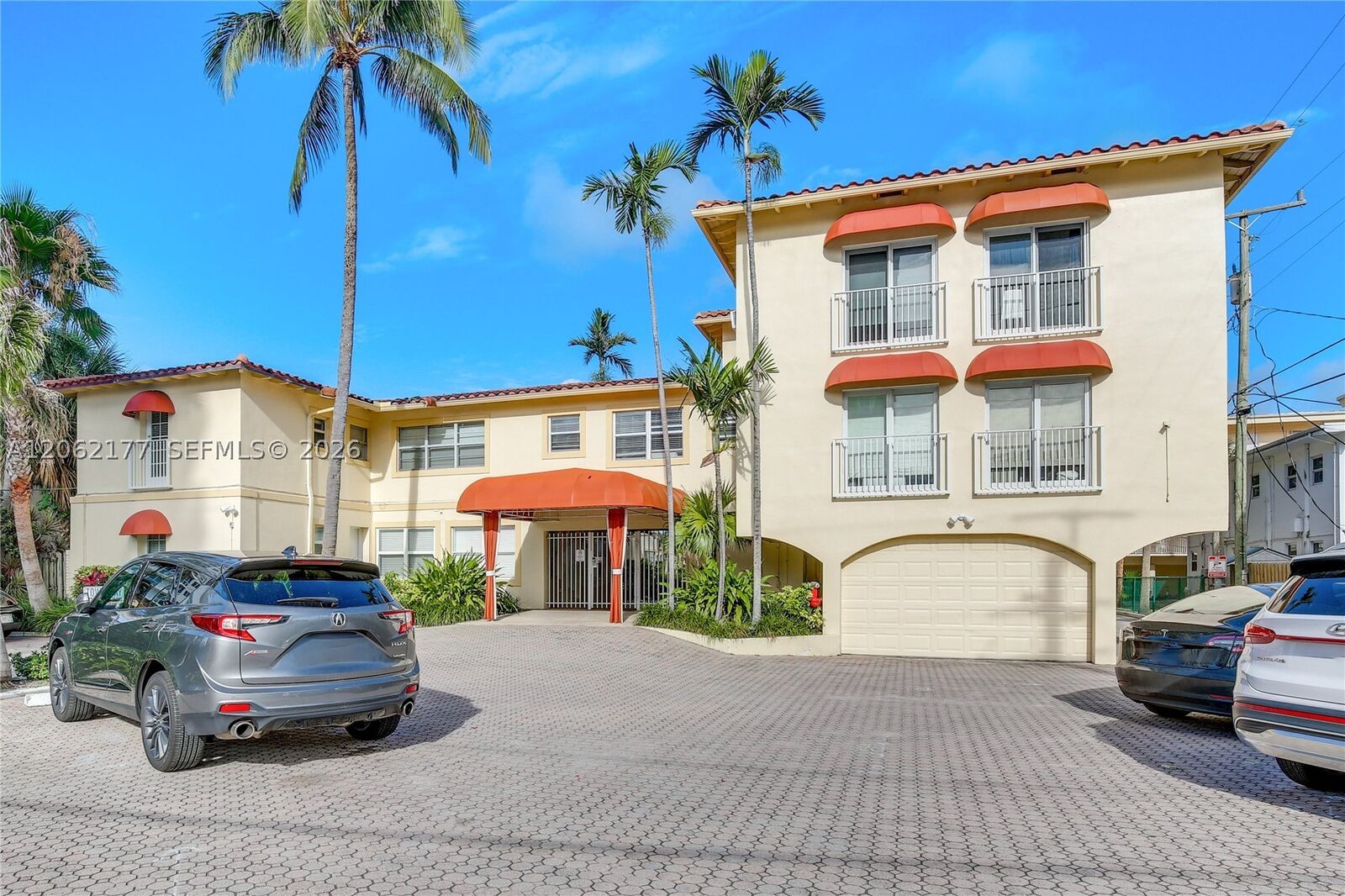 Property Photo:  341 N Birch Rd 316  FL 33304 