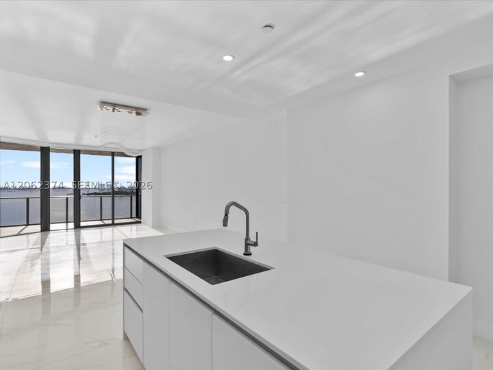 Property Photo: 700 NE 24th St 503 FL 33137