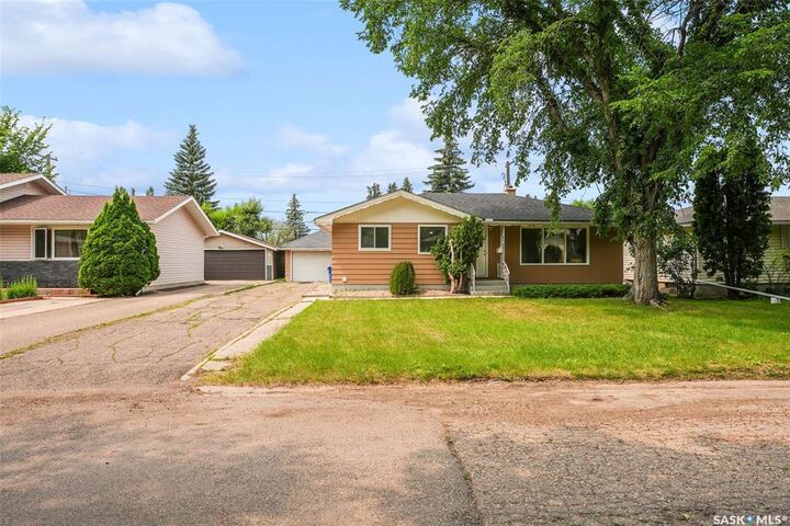 96 Marsh Crescent — photo 1