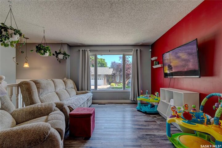Property Photo: 1210 Flexman Crescent SK S4X 3A7