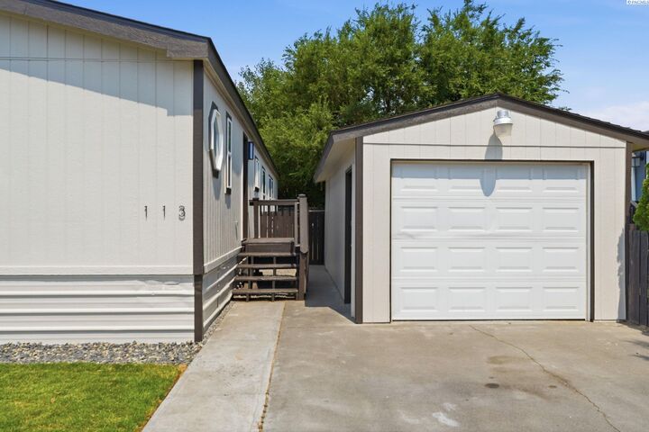 Property Photo:  2105 N Steptoe St. #113  WA 99336 