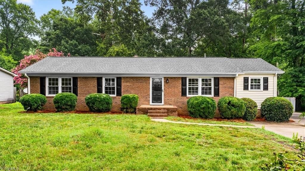 Property Photo: 5007 Shoreline Drive NC 27410