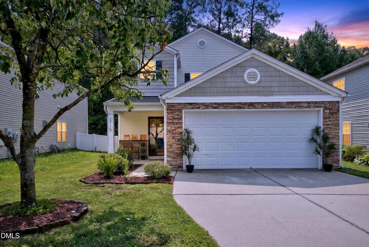 Property Photo:  2811 Skybrook Lane  NC 27703 