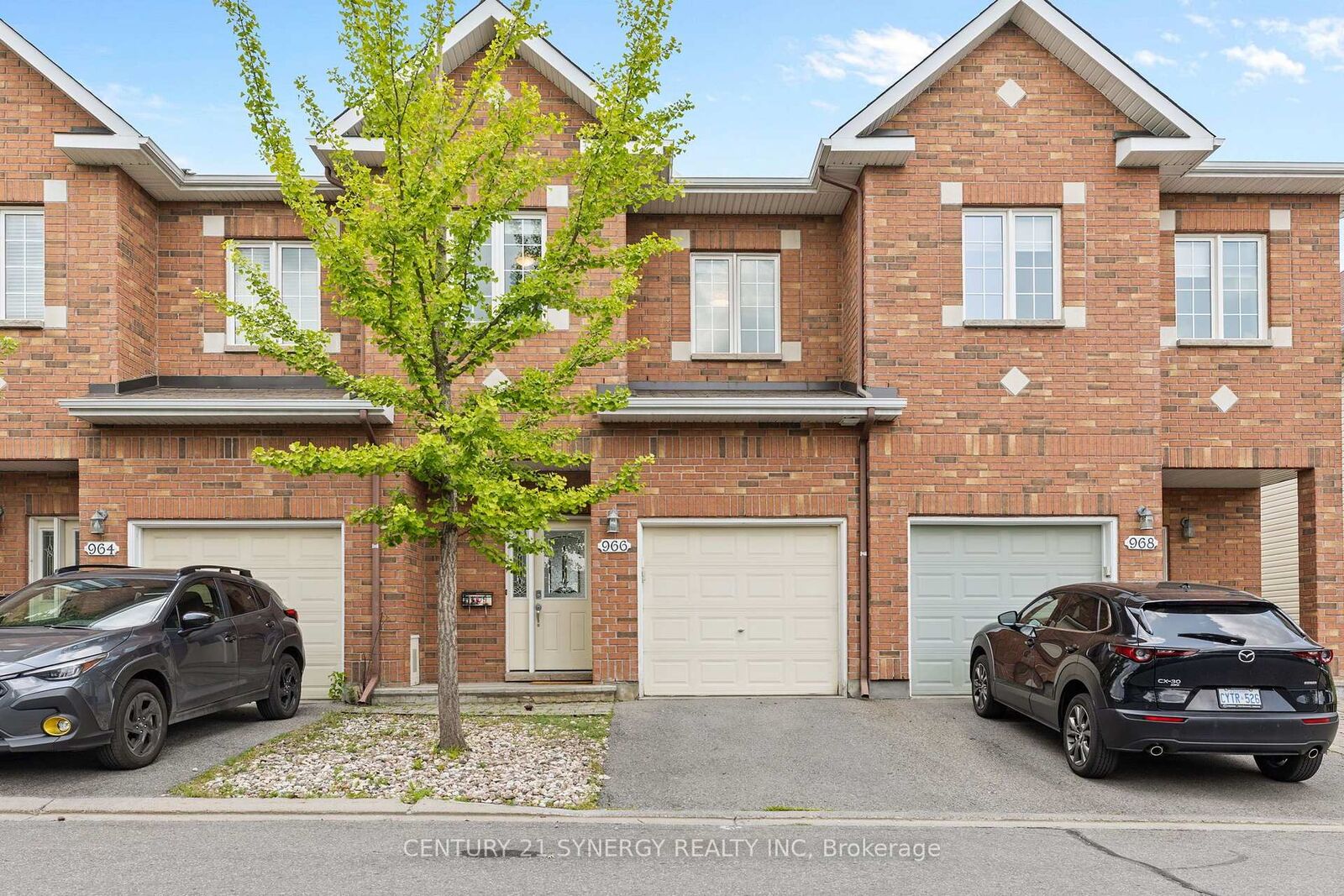 Property Photo:  966 Torovin Private  ON K1B 0A7 