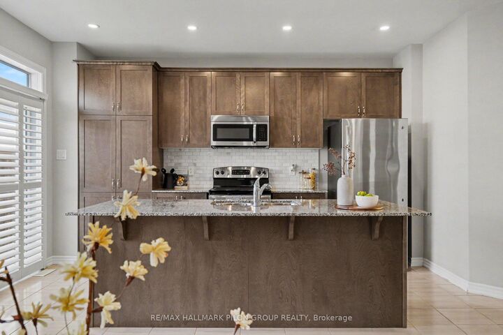 Property Photo:  124 Mandalay Street  ON K4A 1A6 