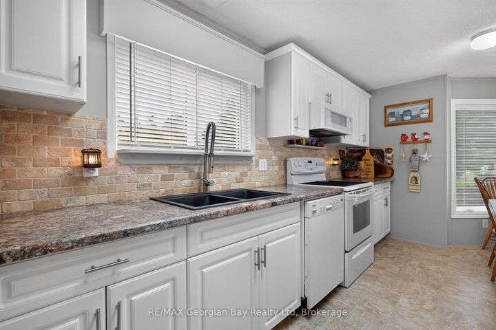 Property Photo: 5411 Elliott Side Road 27 Scottsdale ON L4R 4K3
