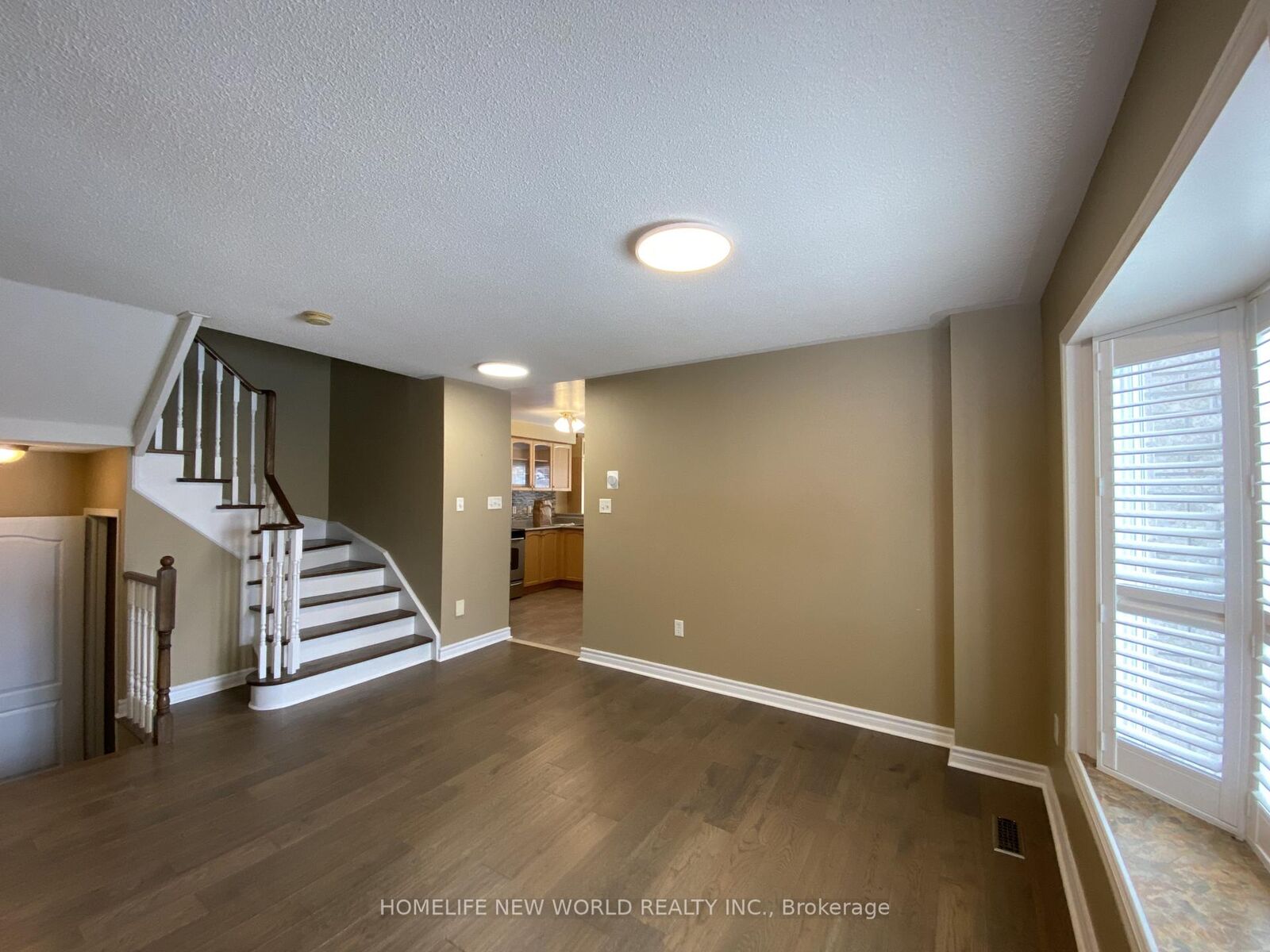 Property Photo:  39 Brightsview Drive  ON L4E 3Z1 