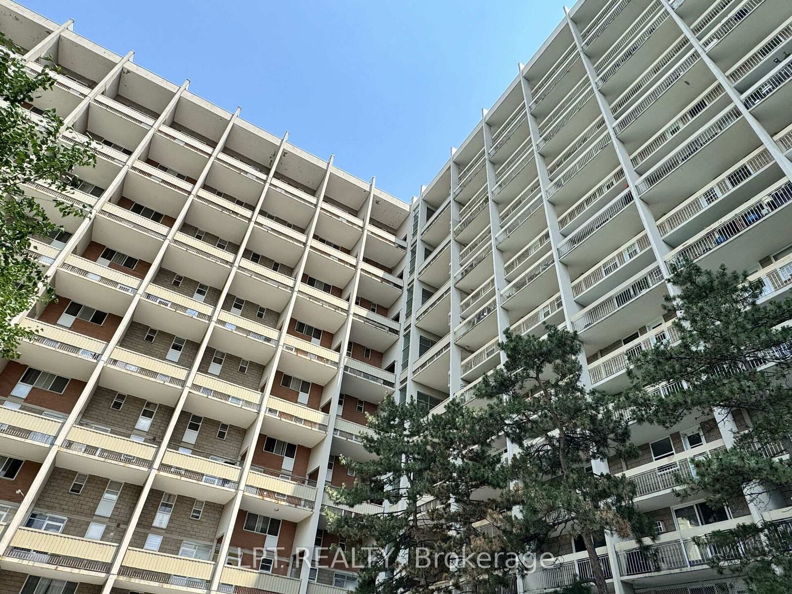 Property Photo:  350 Quigley Road 512  ON L8K 5N2 
