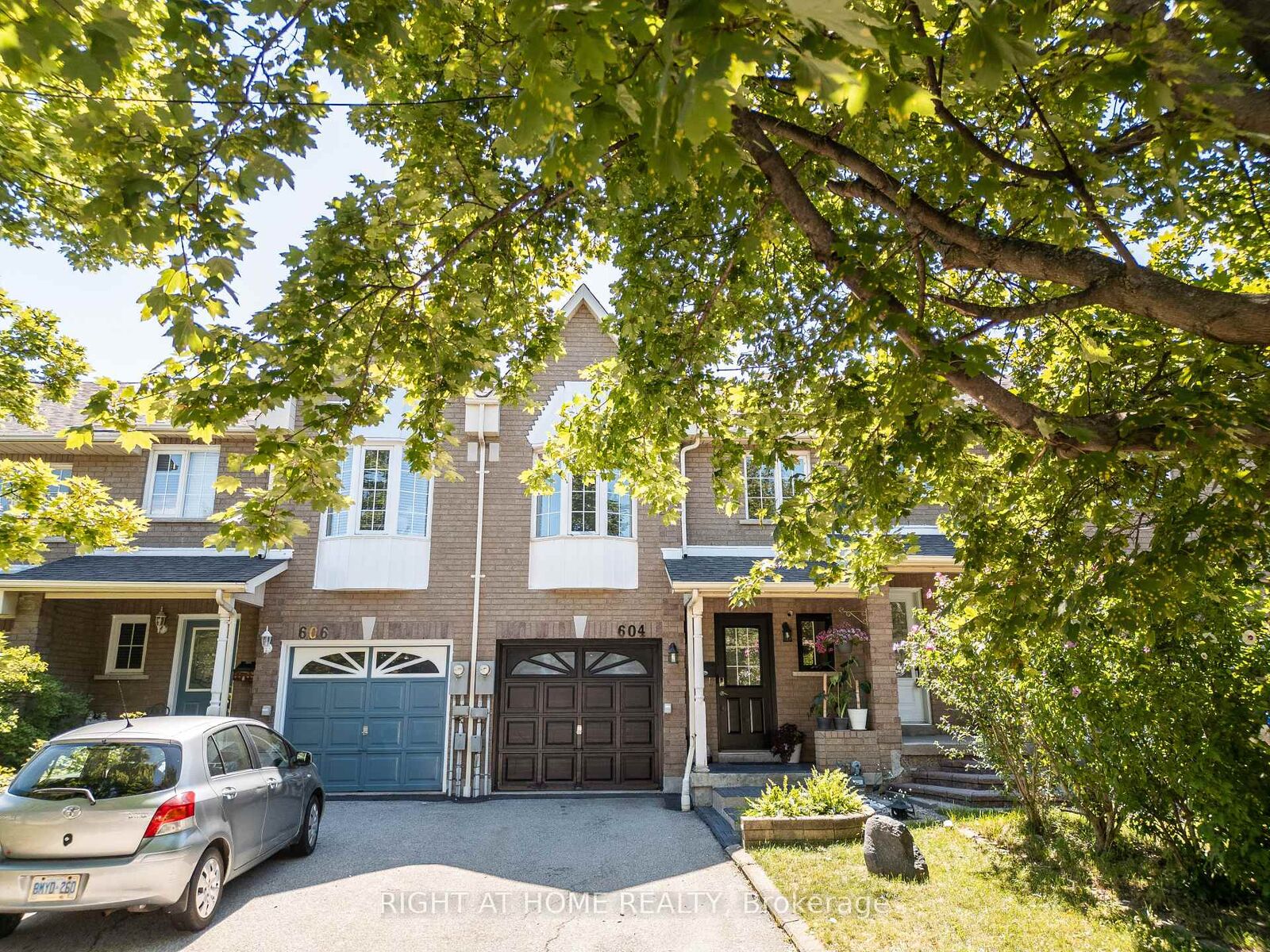 Property Photo: 604 Lumberton Crescent ON L4Z 3Z6