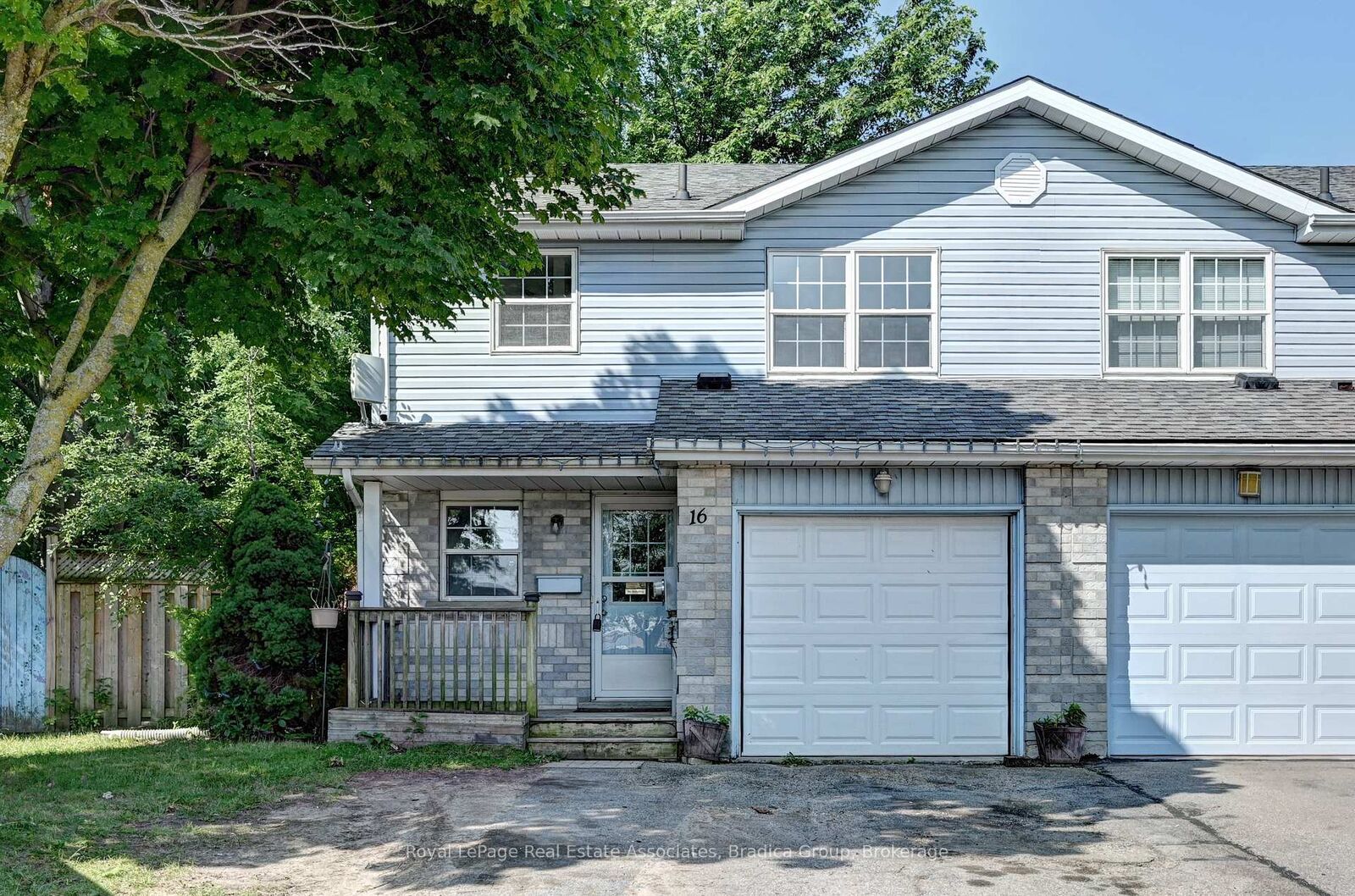 Property Photo: 16 Hartley Court ON N1R 8J4