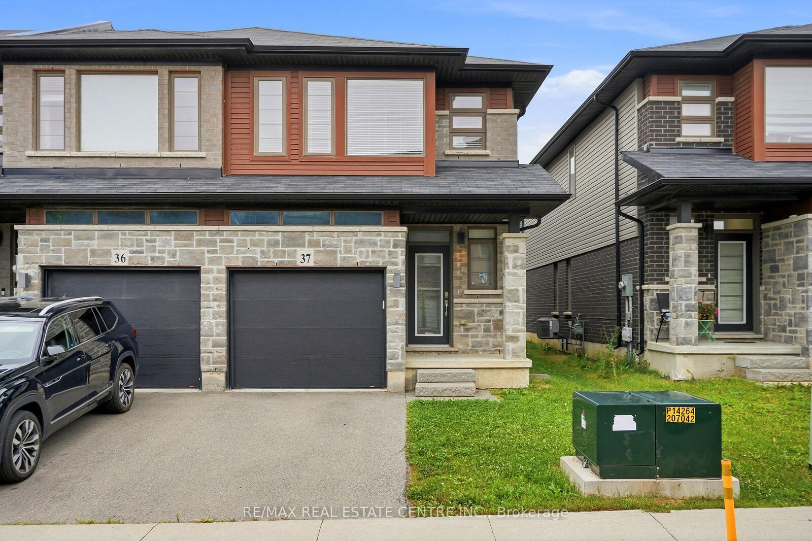 Property Photo: 30 Times Square Boulevard 37 ON L8J 0M1