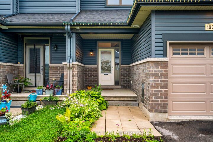 Property Photo: 189C Shinny Avenue ON K2S 1S3