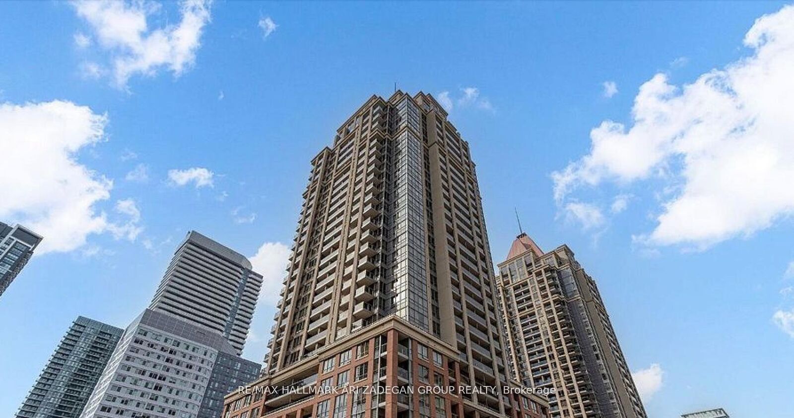 Property Photo: 4080 Living Arts Drive 2610 ON L5B 4N3