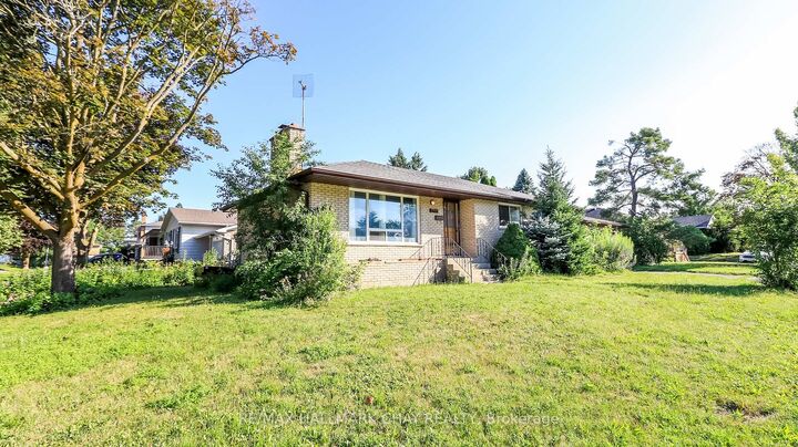 Property Photo: 178 Rose Street ON L4N 2T9