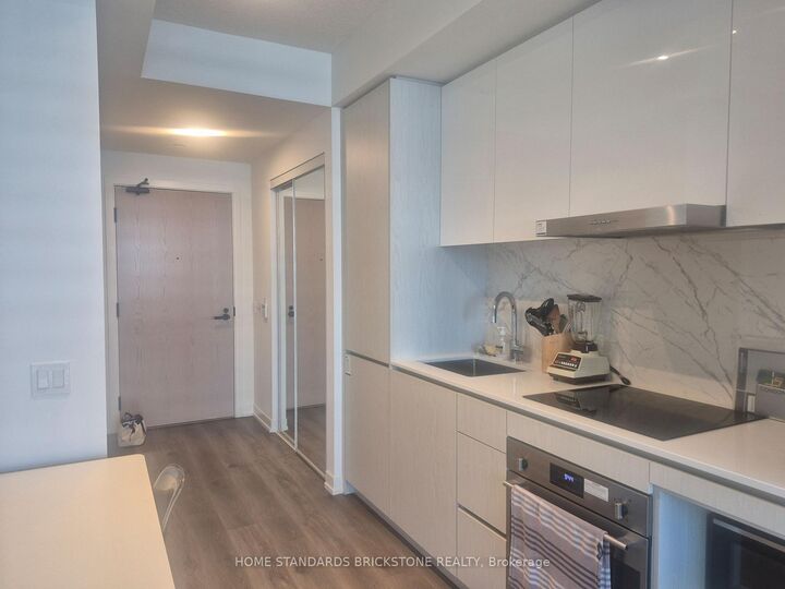 Property Photo: 28 Interchage Way W 3716 ON L4K 0P8