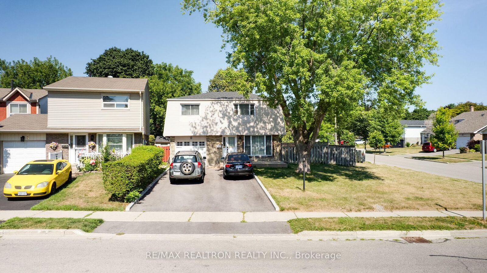 Property Photo:  1 Harrison Court  ON L1N 6E2 