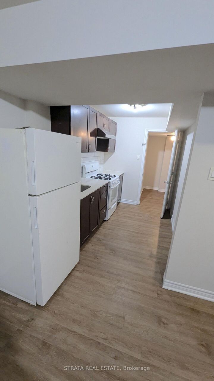 Property Photo:  17 Cree Avenue Bsmt  ON M1M 1Z3 